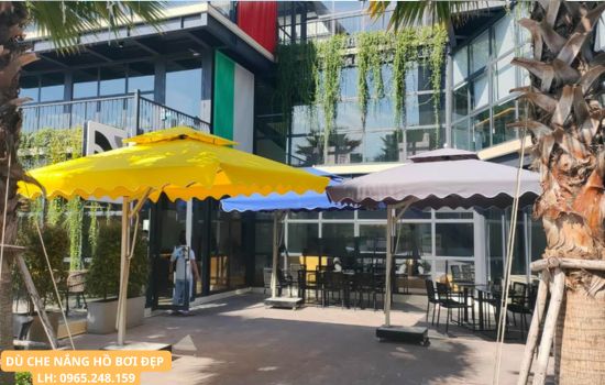 ô dù che nắng hồ bơi