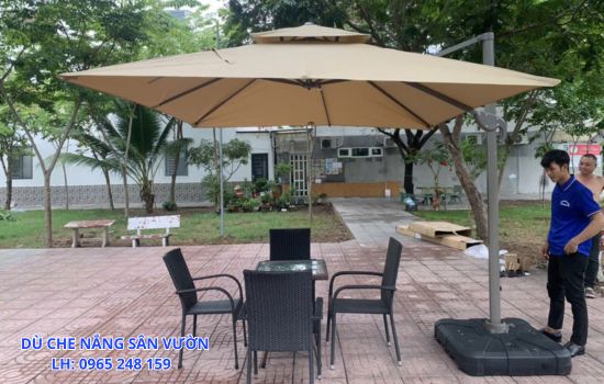 bán dù che nắng sân vườn